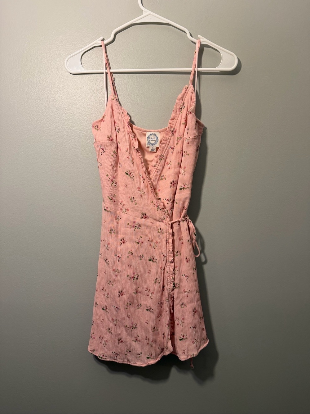Blue‎ Rain Pink Floral Wrap Top with Ruffle Trim